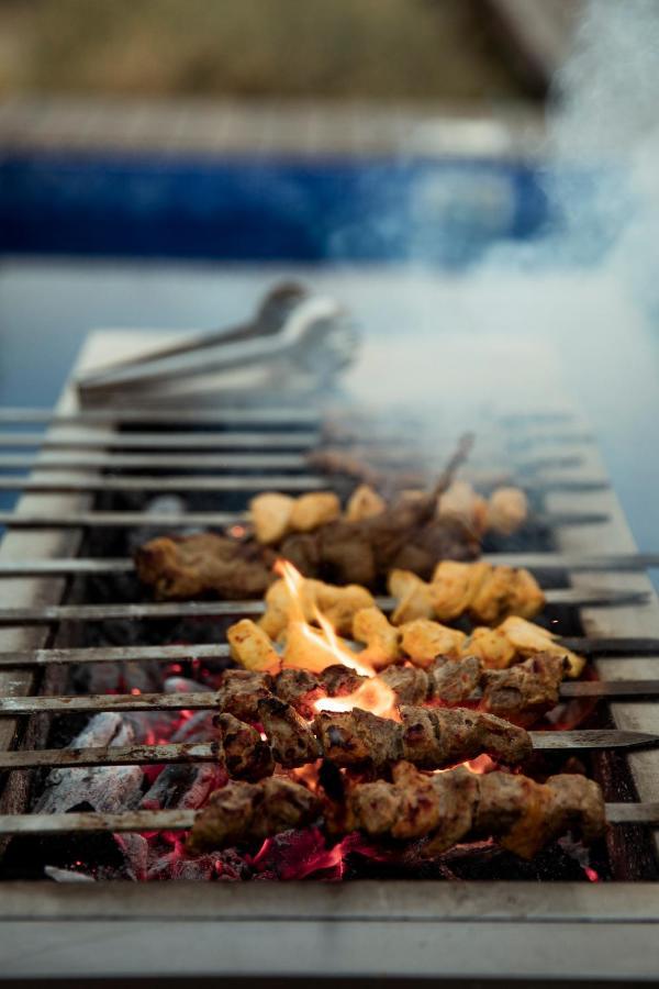 Al Badayer Retreat By Sharjah Collection Hotell Margham Exteriör bild Grilling